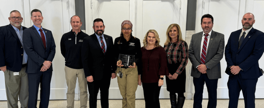 EKU receiving the 2023 KEMI Destiny Award